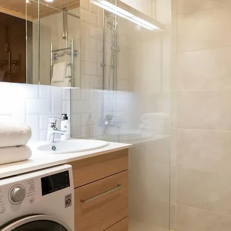 Apartamento Sauna, Balcony, 2 Bedroom In Myyrmaki + Free Parking! *